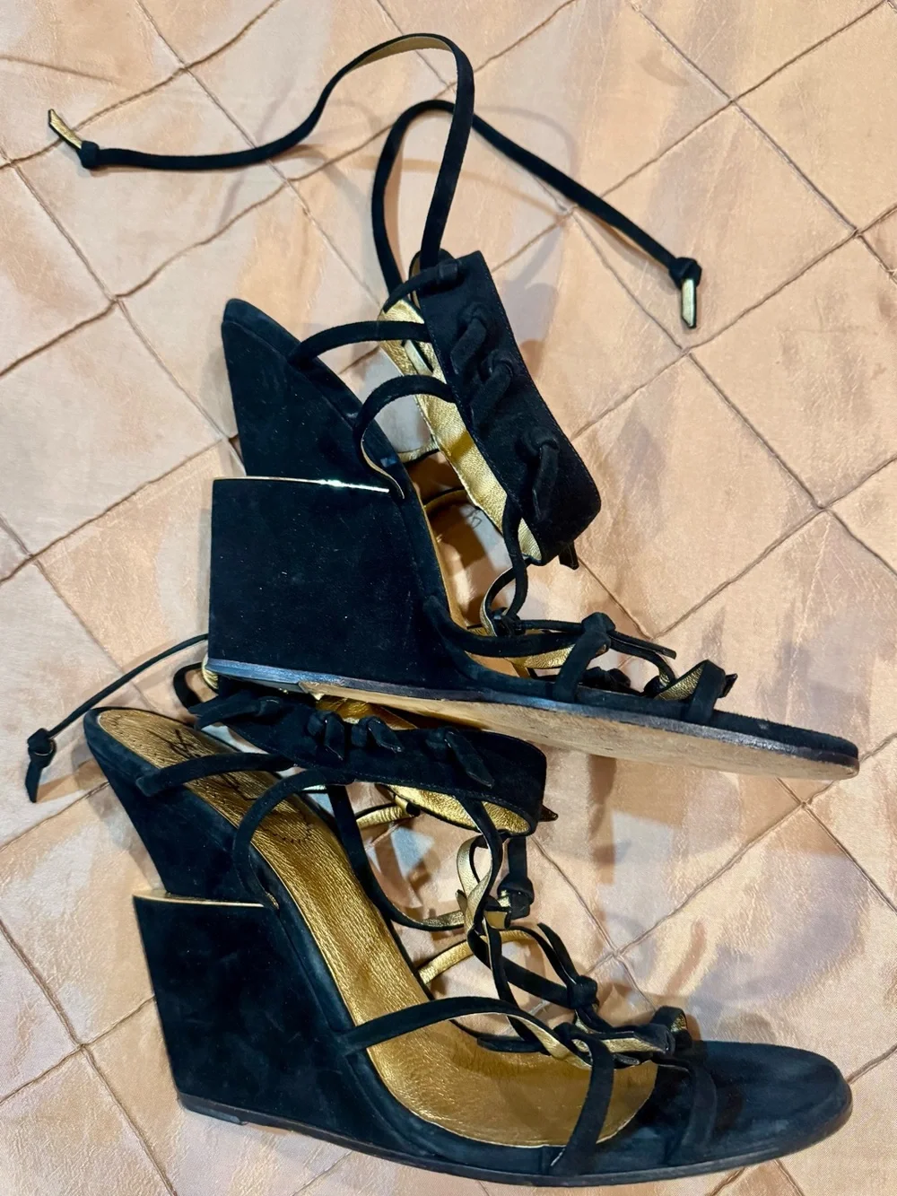 Yves Saint Laurent chic ysl